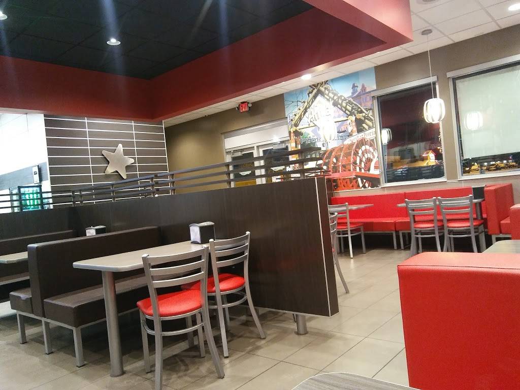 Hardees | restaurant | 3431 N University St, Peoria, IL 61604, USA | 3096811847 OR +1 309-681-1847