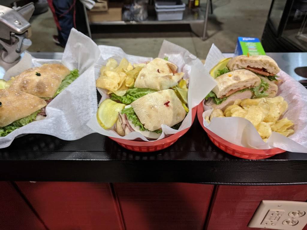 Clubhouse Brewing Company | restaurant | 668 N River Rd NW, Warren, OH 44483, USA | 3305487854 OR +1 330-548-7854