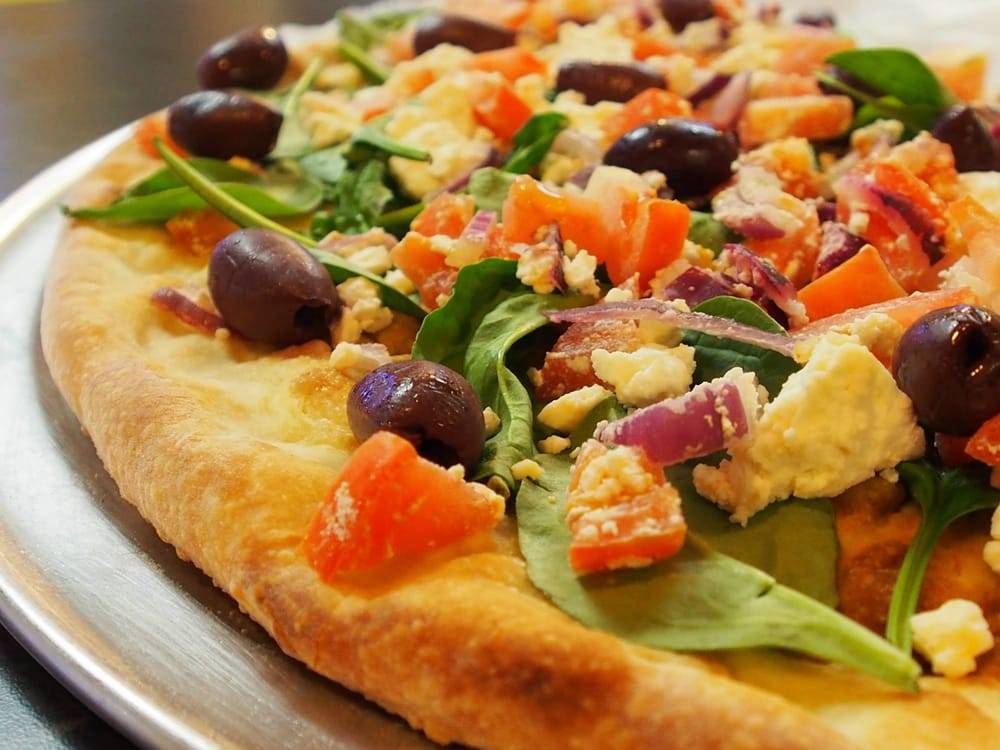 Family Mediterranean Pizza | meal takeaway | 45 York St, New Haven, CT 06511, USA | 2038650088 OR +1 203-865-0088