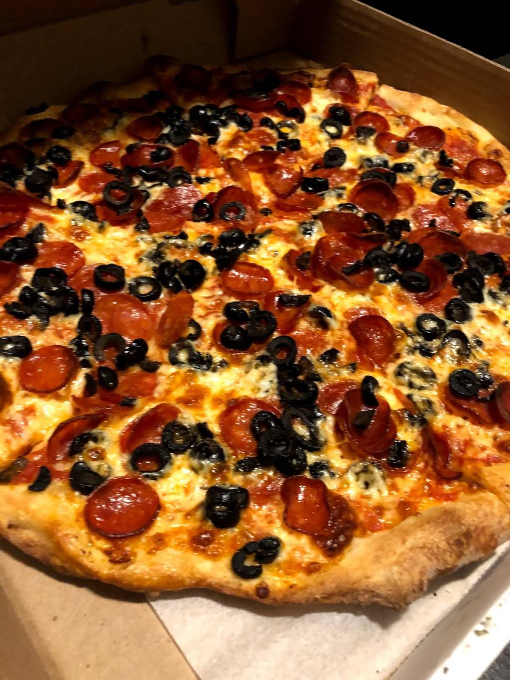 Milanos Pizza | restaurant | 3886 Bloor St W, Etobicoke, ON M9B 1L4, Canada | 4166220222 OR +1 416-622-0222