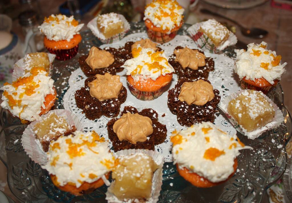 Teapots & Treasures Cafe & Curiosities | restaurant | 14137 U.S. Hwy 1, Juno Beach, FL 33408, USA | 5618810447 OR +1 561-881-0447