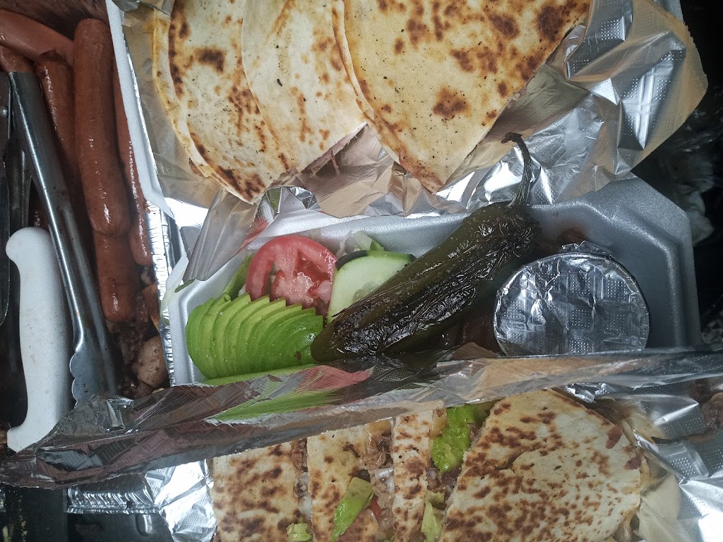 Daddy dogs | meal takeaway | 6415 W University Blvd, Odessa, TX 79764, USA | 4322315200 OR +1 432-231-5200