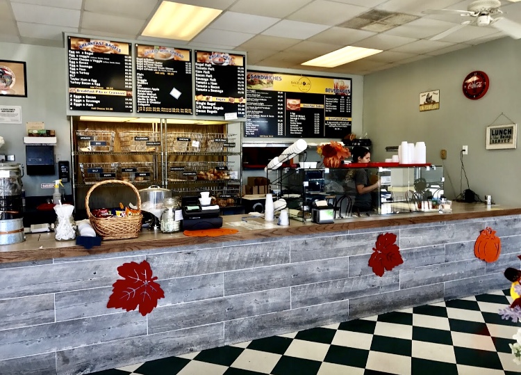 Bagels r US & Deli | bakery | 14185 Beach Blvd #4, Jacksonville, FL 32250, USA | 9042239333 OR +1 904-223-9333