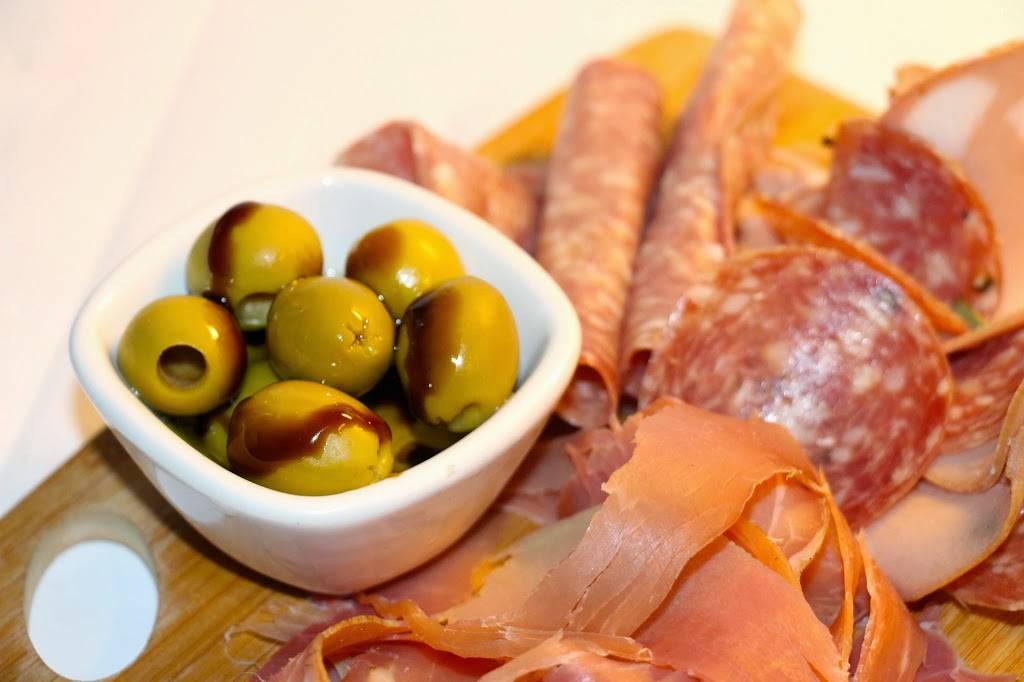 Cafe Gigu | night club | 102 Meridian St, East Boston, MA 02128, USA | 6175614448 OR +1 617-561-4448