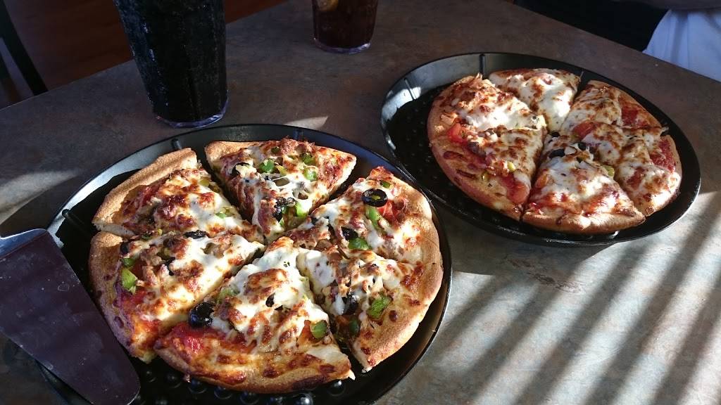 Mazzios | restaurant | 103 Holiday Ln, Locust Grove, OK 74352, USA | 9184792900 OR +1 918-479-2900