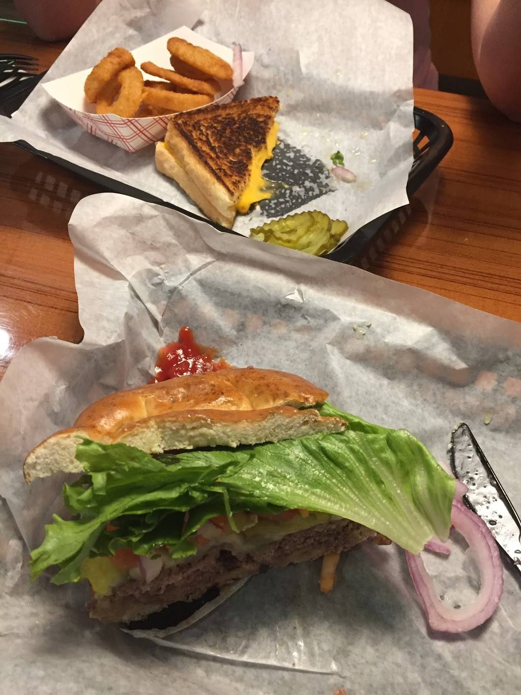 JimBos Burgers and Beer | restaurant | 23356 OH-56, South Bloomingville, OH 43152, USA | 7403322337 OR +1 740-332-2337