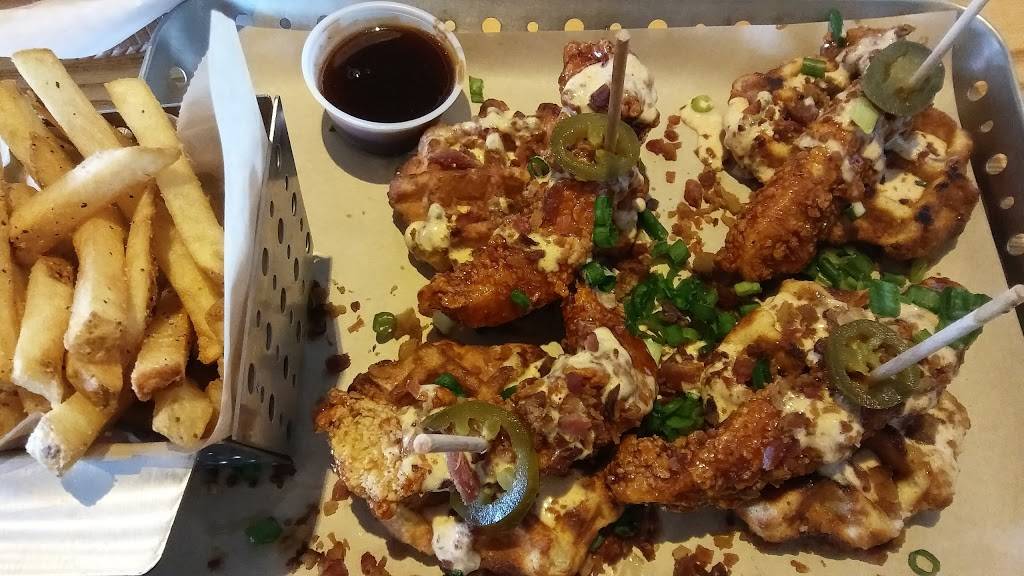 Chilis Grill & Bar | meal takeaway | 1599 New Garden Rd, Greensboro, NC 27410, USA | 3366321097 OR +1 336-632-1097