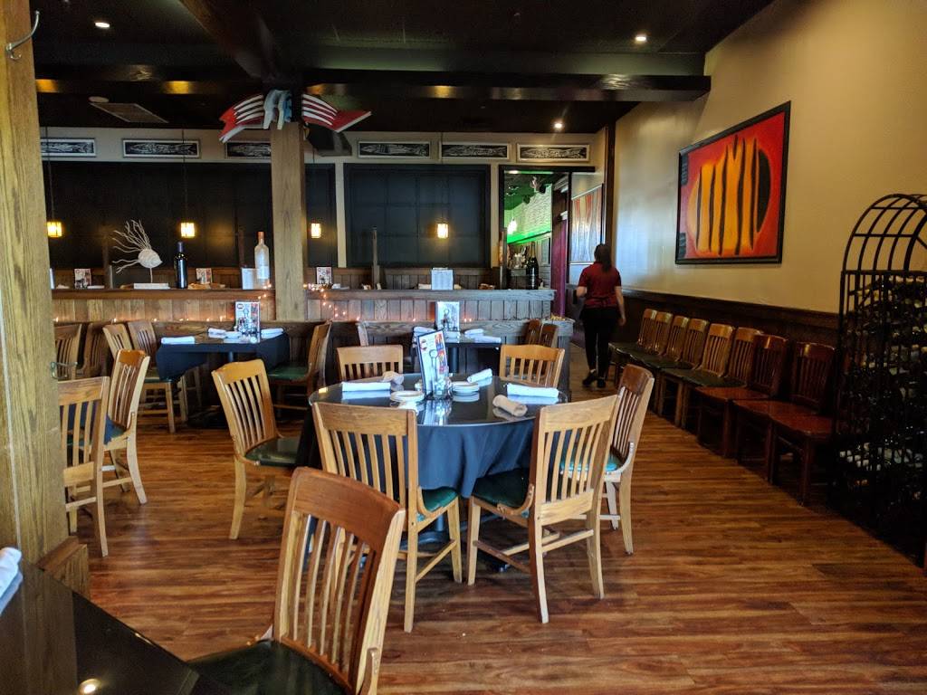 Charlies On the Lake | restaurant | 4150 S 144th St, Omaha, NE 68137, USA | 4028949411 OR +1 402-894-9411