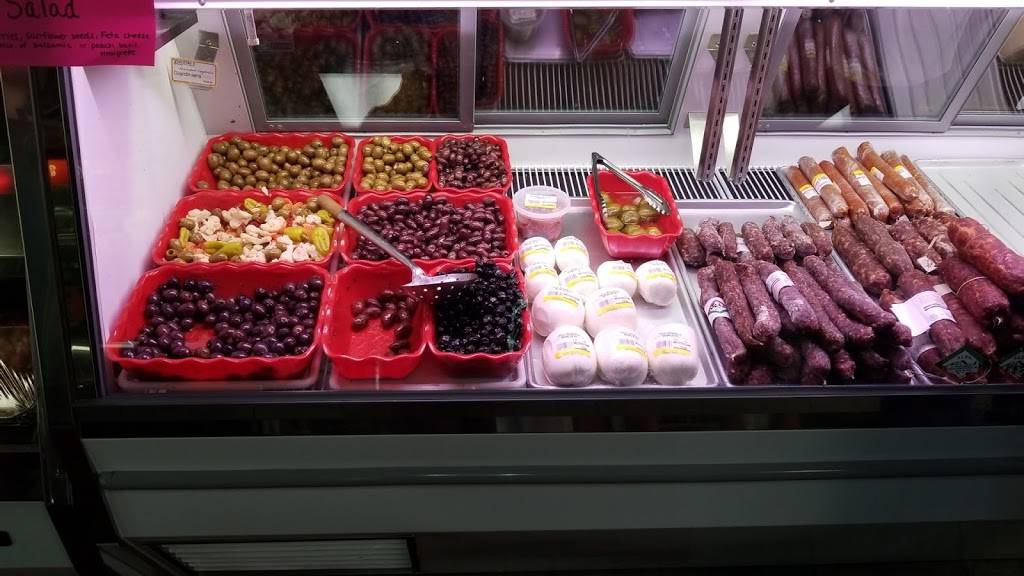 Giacomos Italian Grille | restaurant | 700 Cattell St, Easton, PA 18042, USA | 6104381945 OR +1 610-438-1945