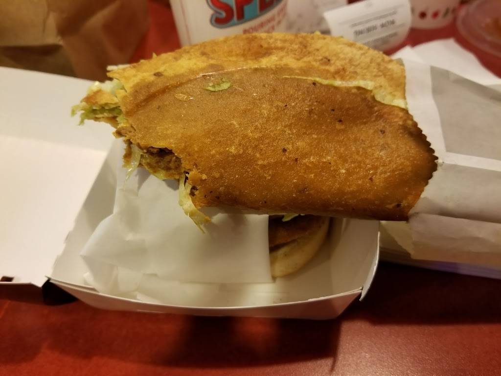 Jack in the Box | restaurant | 5747 Lakewood Blvd, Lakewood, CA 90712, USA | 5626021100 OR +1 562-602-1100