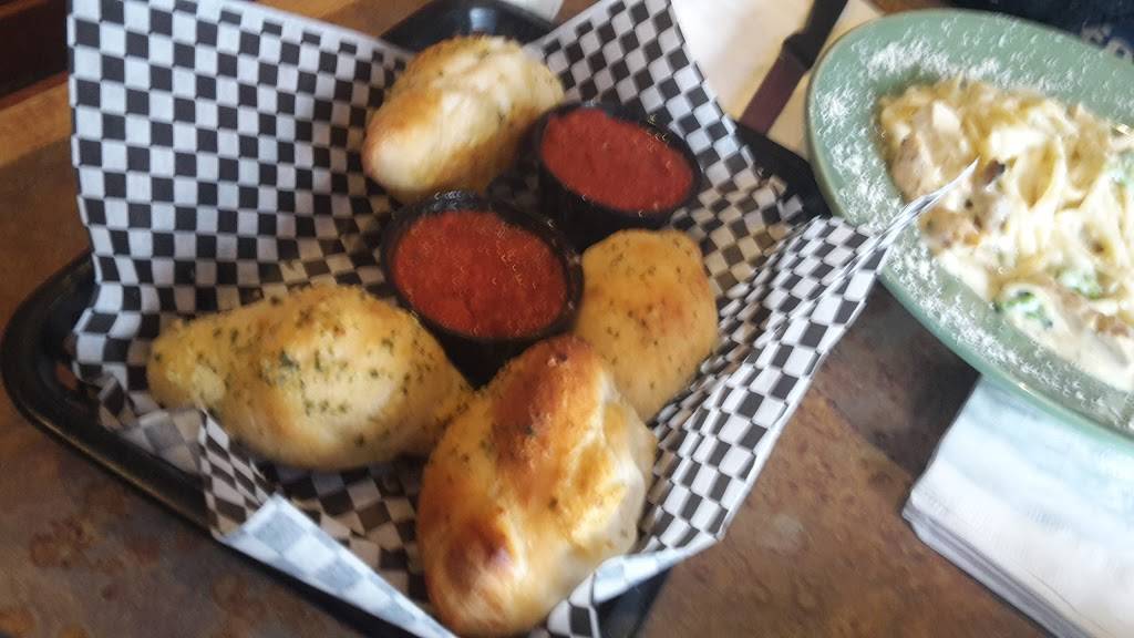 Mama Ginas | restaurant | 101 S 2nd St, Fulton, NY 13069, USA | 3155988210 OR +1 315-598-8210