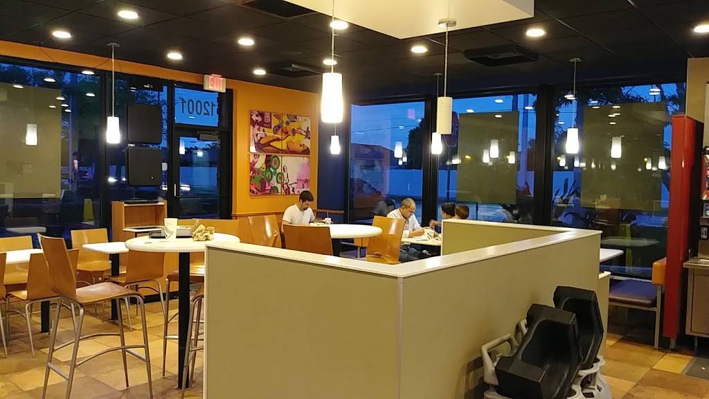 Taco Bell | meal takeaway | 12001 SW 129th Ct, Miami, FL 33186, USA | 3052359429 OR +1 305-235-9429