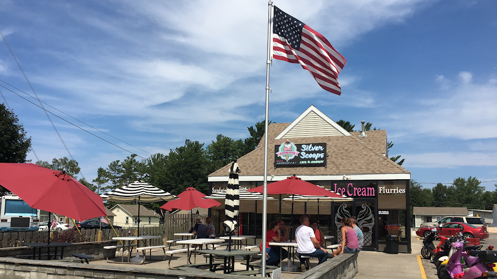 Silver Scoops | restaurant | 8450 W Hazel Rd, Mears, MI 49436, USA | 2317428178 OR +1 231-742-8178