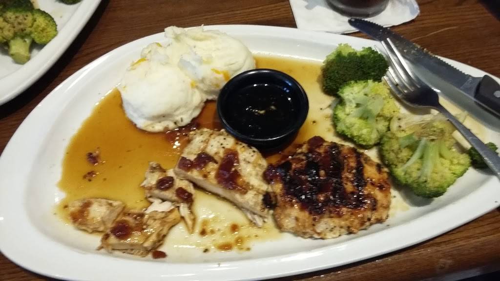TGI Fridays | restaurant | 1251 E 120th Ave, Thornton, CO 80233, USA | 3039209128 OR +1 303-920-9128