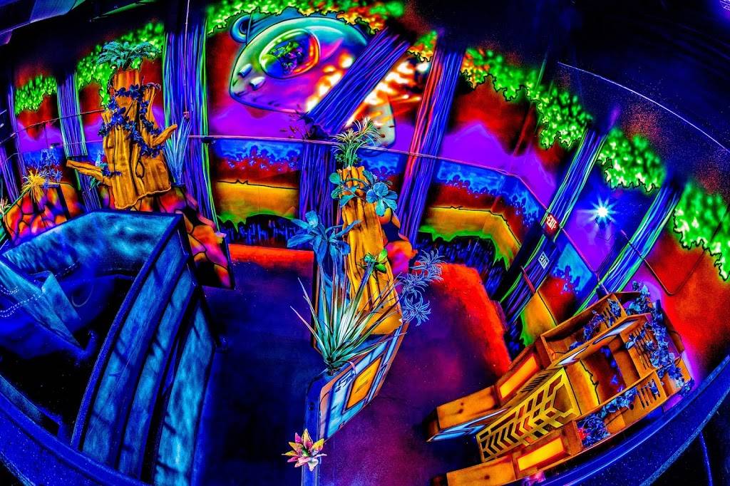 Chippers Classic Lanes | restaurant | 2454 8th Ave, Greeley, CO 80631, USA | 9703534275 OR +1 970-353-4275