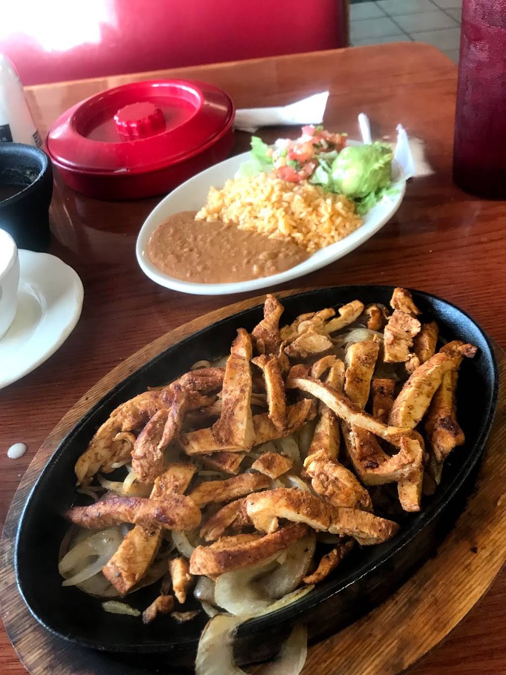 El Molcajetes | restaurant | 901 10th St E, Palmetto, FL 34221, USA | 9417231333 OR +1 941-723-1333