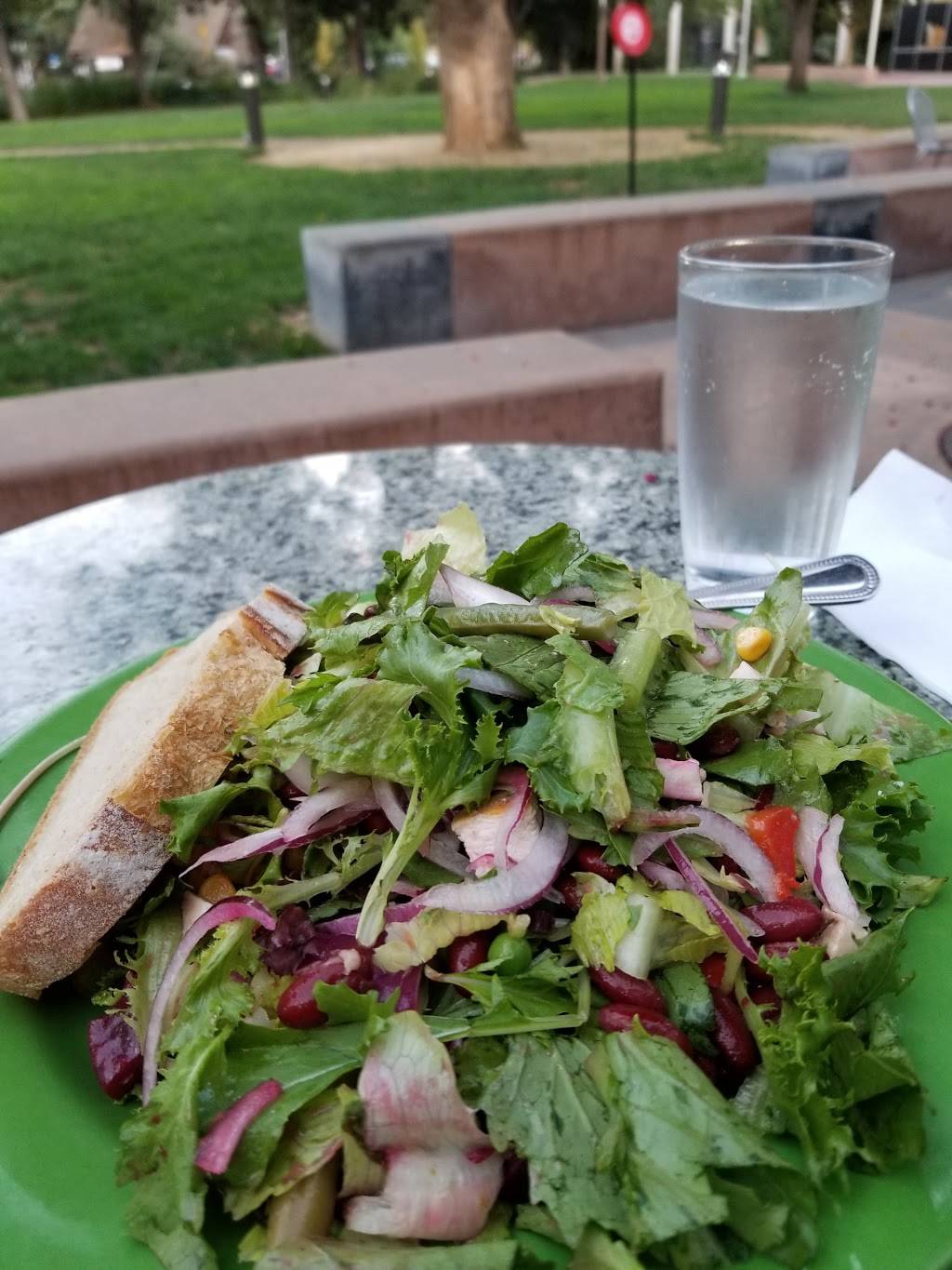 Plutos | restaurant | 500 1st St, Davis, CA 95616, USA | 5307588676 OR +1 530-758-8676