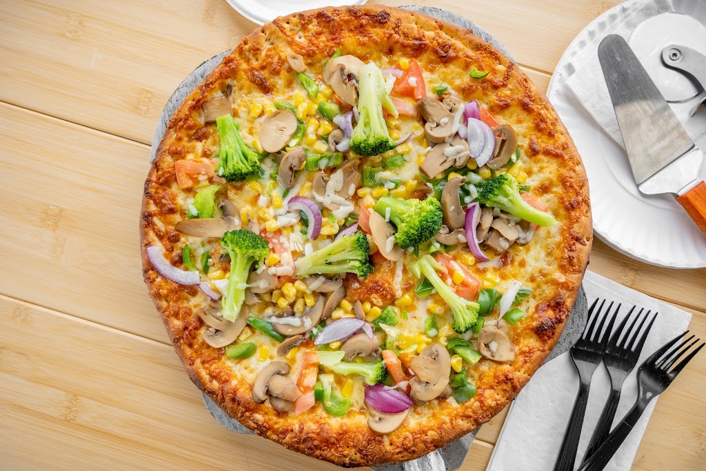 Star pizza fish and chicken | meal takeaway | 300 W Indiana Ave, Philadelphia, PA 19133, USA | 2157092200 OR +1 215-709-2200