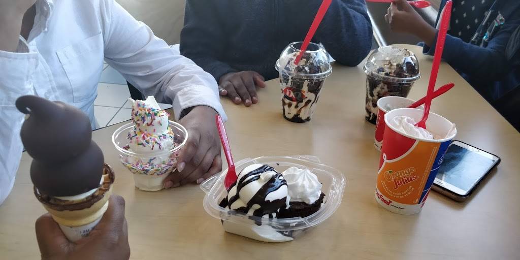 Dairy Queen Grill & Chill | restaurant | 1910 Kennedy Rd, Toronto, ON M1P 2L1, Canada | 4162928436 OR +1 416-292-8436