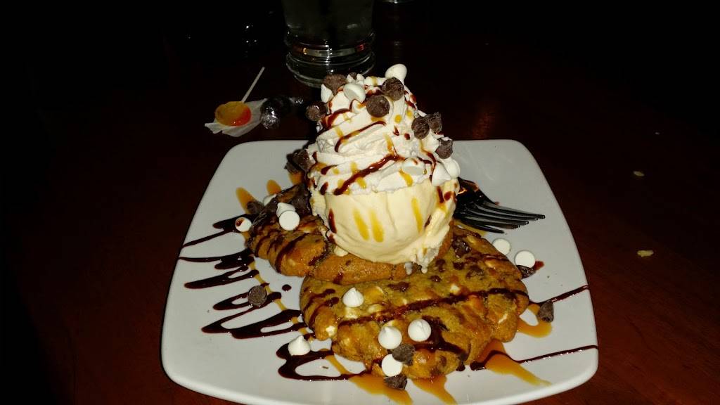 Claim Jumper Restaurants | restaurant | 25740 The Old Rd, Valencia, CA 91381, USA | 6612542628 OR +1 661-254-2628