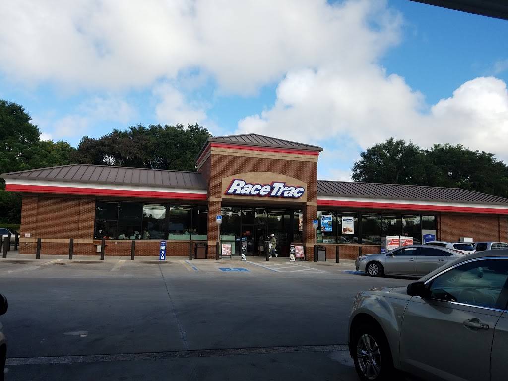 RaceTrac | bakery | 11023 US-17, Eagle Lake, FL 33839, USA | 8632949703 OR +1 863-294-9703