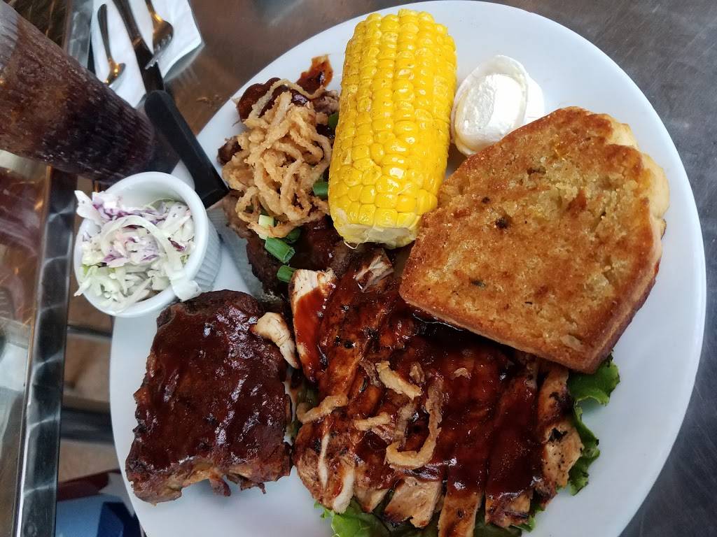 Diner On Main | restaurant | 201 W Main St, Alhambra, CA 91801, USA | 6262813488 OR +1 626-281-3488