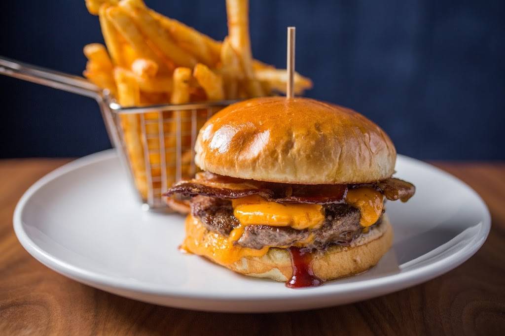 Carbon Arc Bar & Board | restaurant | 4620 N Lincoln Ave, Chicago, IL 60625, USA | 7739618946 OR +1 773-961-8946