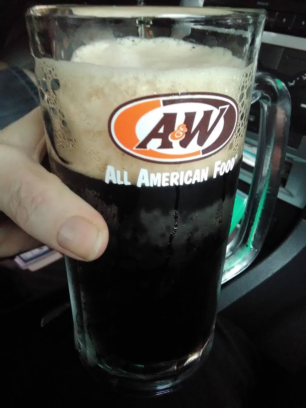 Farmington A&W | restaurant | 30732 Grand River Ave, Farmington, MI 48336, USA | 2484772849 OR +1 248-477-2849