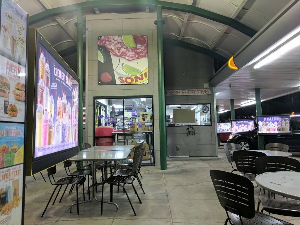 Sonic Drive-In | restaurant | 2135, Ih35 North, San Antonio, TX 78208, USA | 2102229500 OR +1 210-222-9500