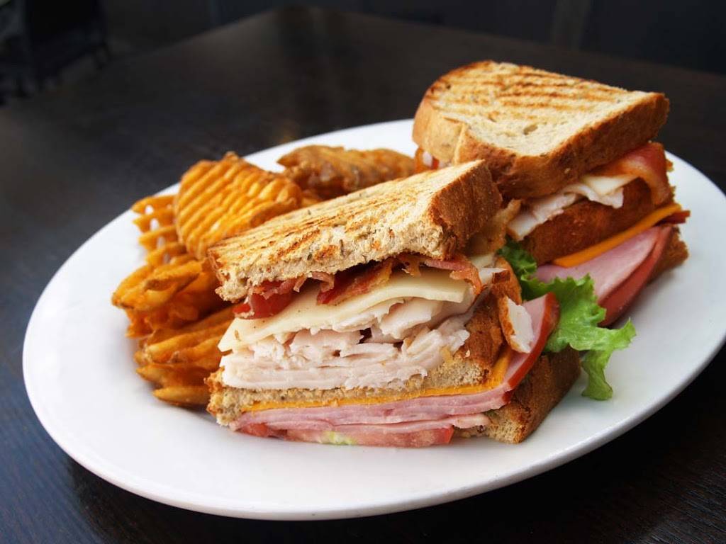 Savannah Taphouse | restaurant | 125 E Broughton St, Savannah, GA 31401, USA | 9122018277 OR +1 912-201-8277