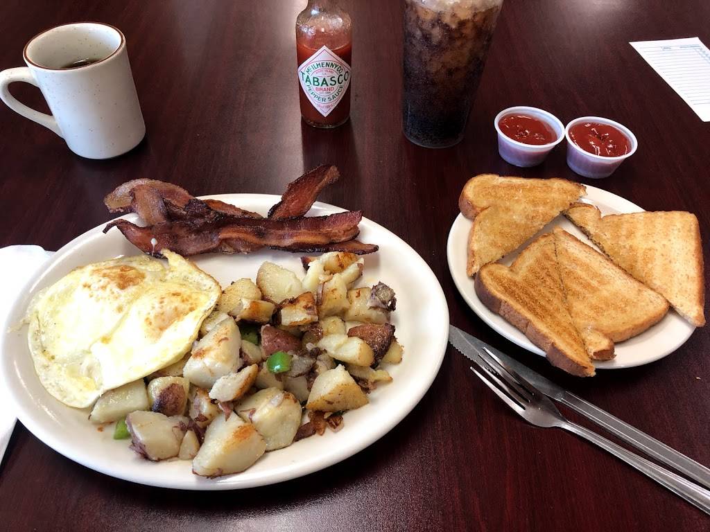 The Country Cafe | restaurant | 1718 E Mineral King Ave, Visalia, CA 93292, USA | 5598025612 OR +1 559-802-5612