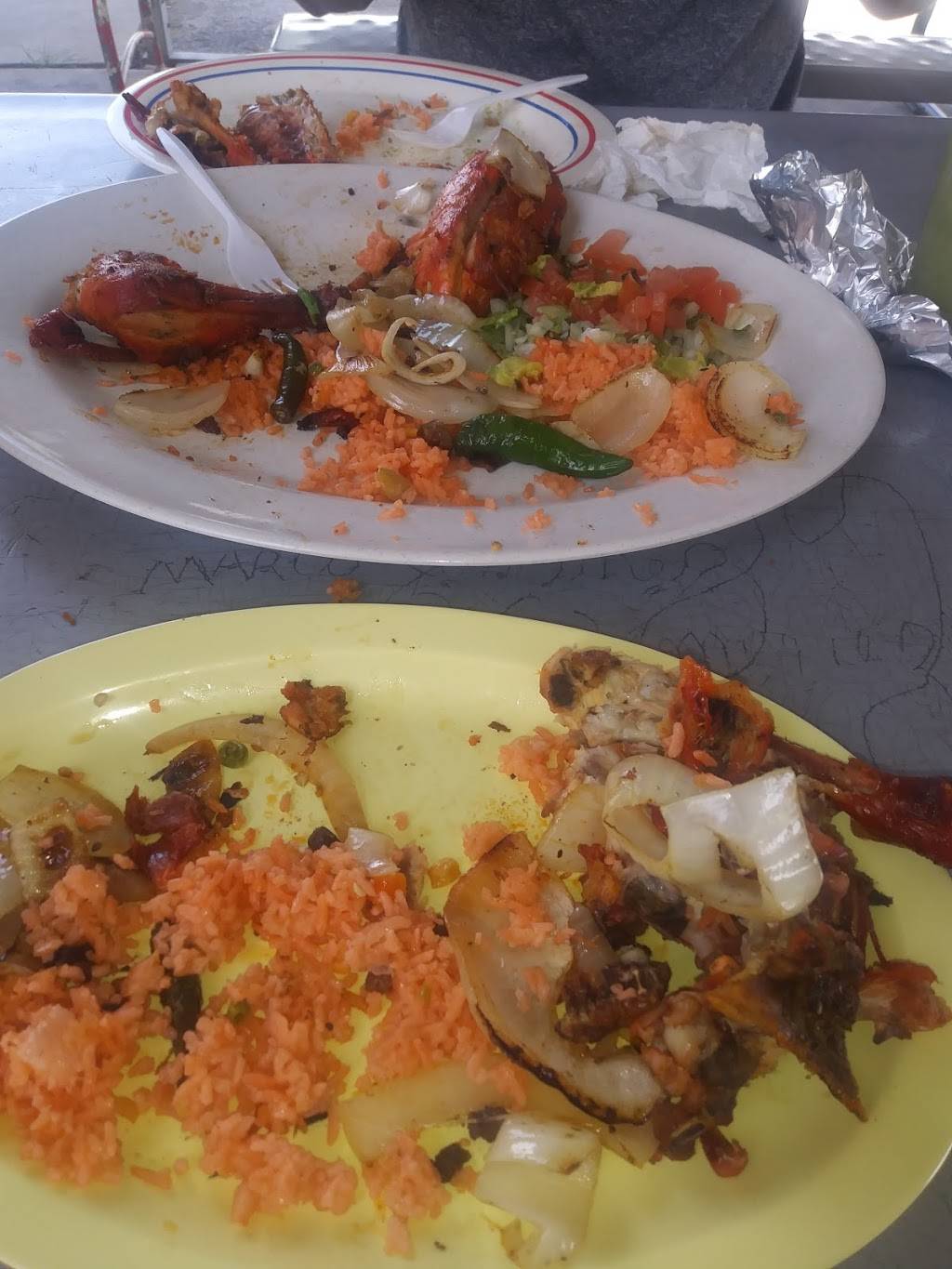 Delmitas Pollos Y Pupusas | restaurant | 9567 Airline Dr, Houston, TX 77037, USA | 2812172844 OR +1 281-217-2844