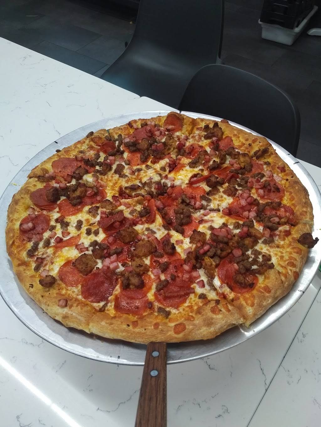 Paisanos Pizza | restaurant | 12056 N Shore Dr, Reston, VA 20190, USA | 7037071000 OR +1 703-707-1000