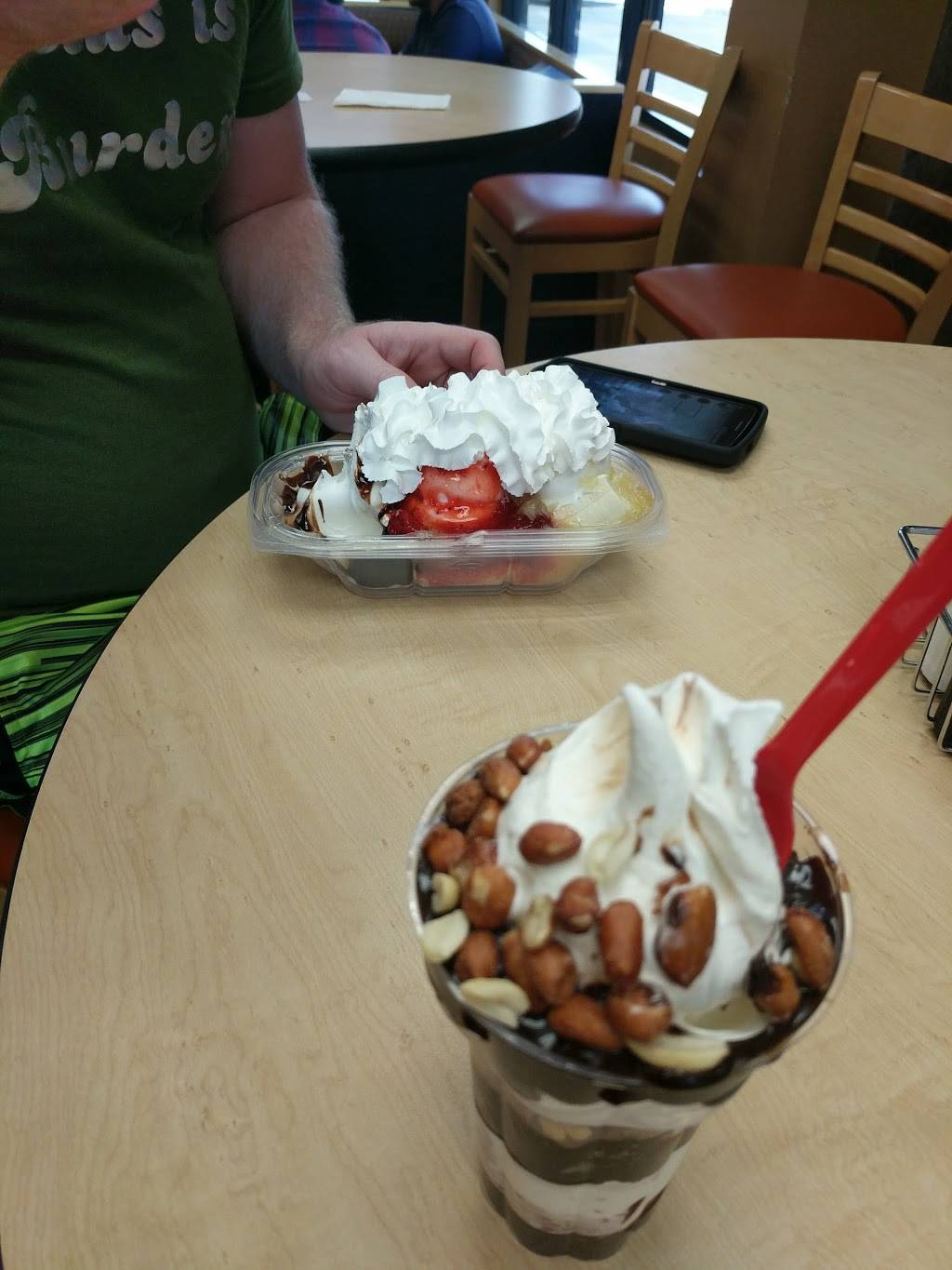 Dairy Queen Grill & Chill | restaurant | 3550 E Bell Rd, Phoenix, AZ 85032, USA | 6027880261 OR +1 602-788-0261