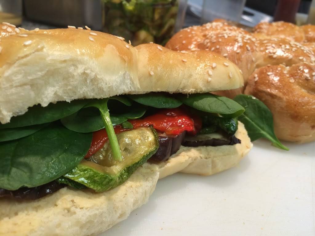 Babis Restaurant | restaurant | 21 Nadolny Sachs, Ottawa, ON K2A 1R9, Canada | 6134134231 OR +1 613-413-4231