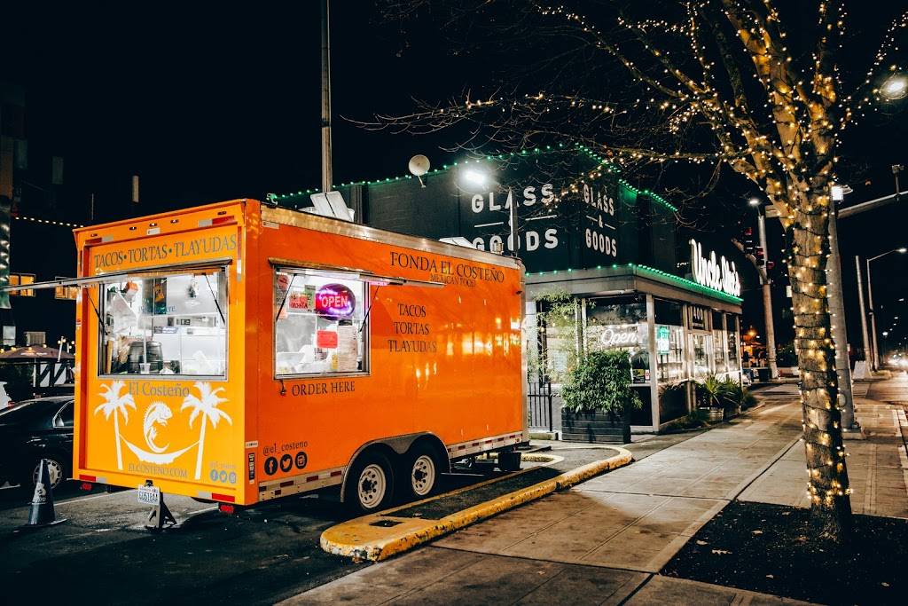 El Costeño | restaurant | 2015 E Union St, Seattle, WA 98122, USA | 2064762755 OR +1 206-476-2755
