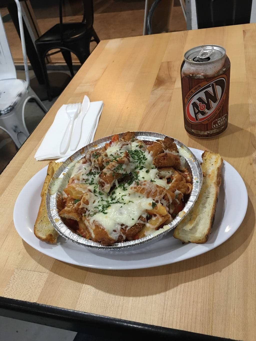 161st Street Pizzeria | meal delivery | 3252 Cahuenga Blvd W, Los Angeles, CA 90068, USA | 3238516161 OR +1 323-851-6161