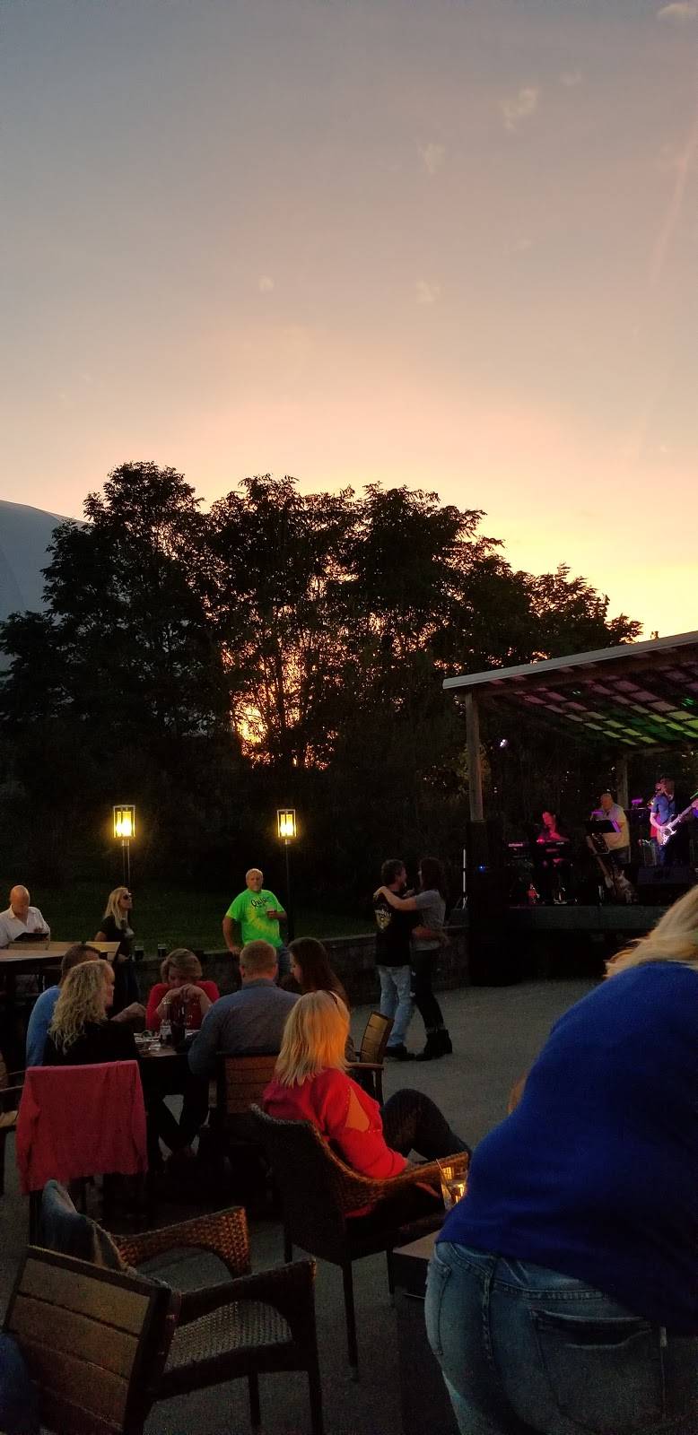 Jammers Sports Bar & Restaurant | restaurant | 3535 Walters Rd, Syracuse, NY 13209, USA | 3158835994 OR +1 315-883-5994