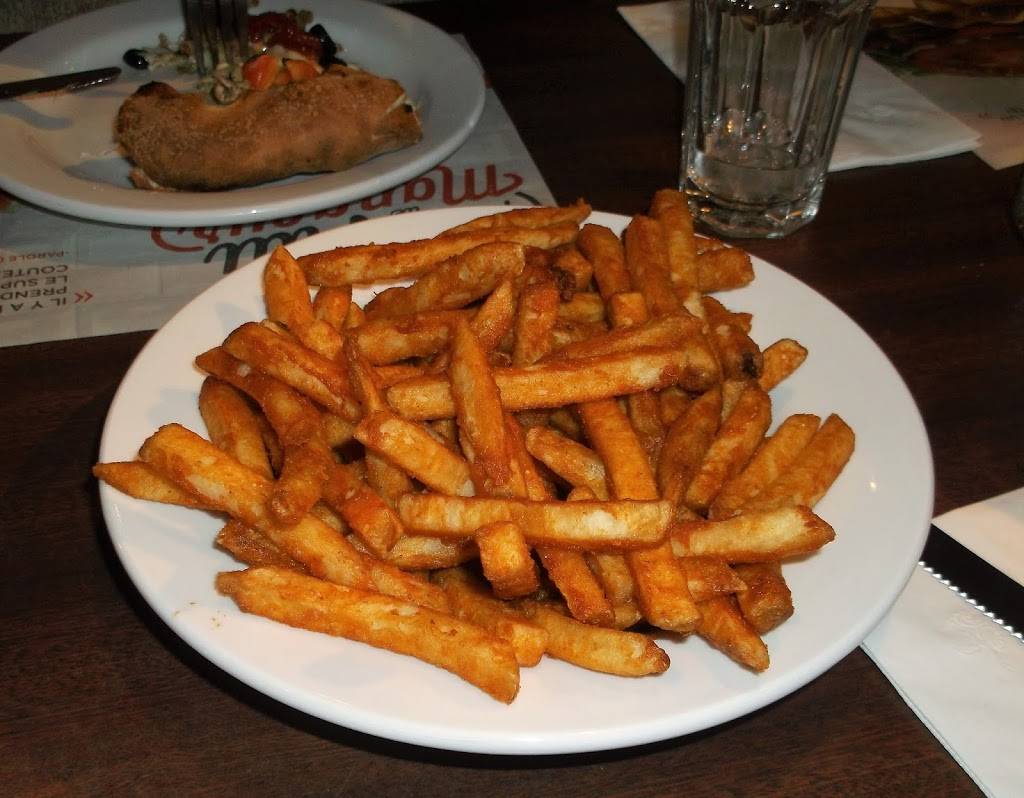 Mikes | restaurant | 603 Rue Principale, Granby, QC J2G 2X9, Canada | 4507773030 OR +1 450-777-3030