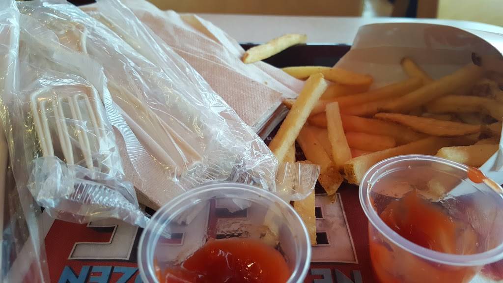 Wendys | restaurant | 1589 Naperville Wheaton Rd, Naperville, IL 60563, USA | 6303559373 OR +1 630-355-9373