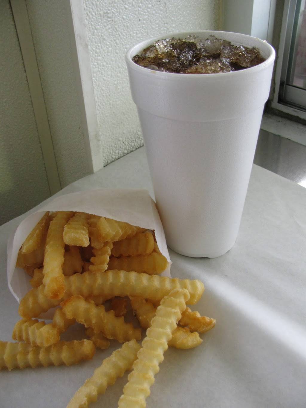 Snoopys Hot Dogs & More | restaurant | 2431 Spring Forest Rd, Raleigh, NC 27615, USA | 9198763775 OR +1 919-876-3775