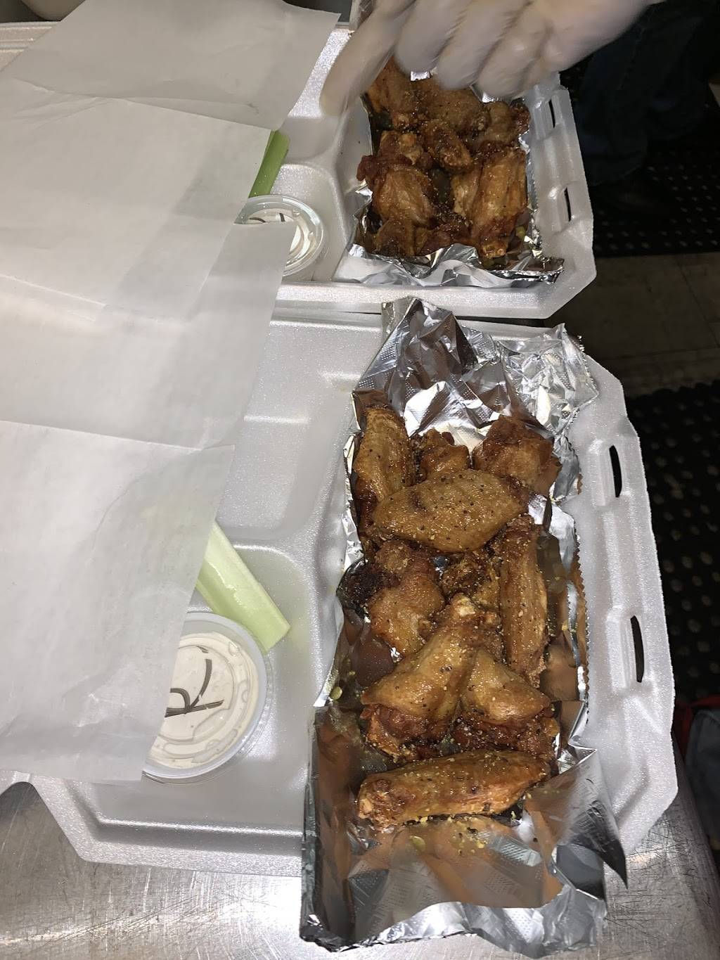 Diddy Wings & Things | restaurant | 888 Meriwether St, Griffin, GA 30224, USA | 6785724173 OR +1 678-572-4173