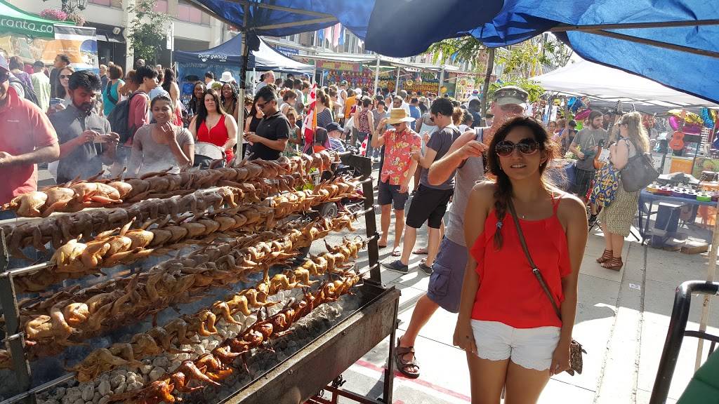 Mapleleaf Sports Bar & Grill | restaurant | 828 Danforth Ave, Toronto, ON M4J 1L6, Canada | 4164660521 OR +1 416-466-0521