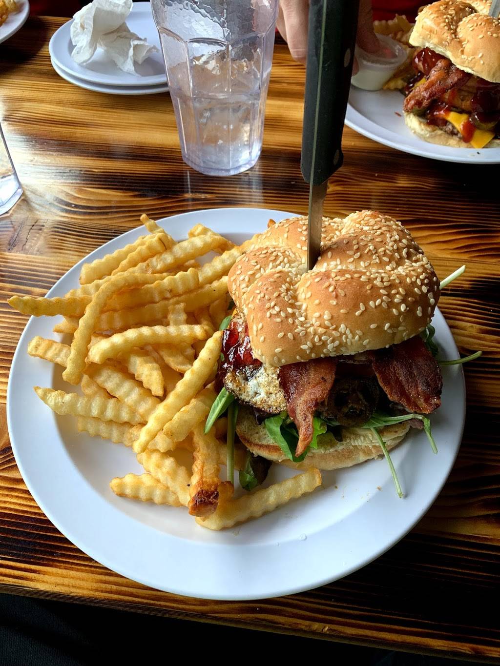 Burnzzz | restaurant | 504 N 33rd St, Omaha, NE 68131, USA | 5313293054 OR +1 531-329-3054