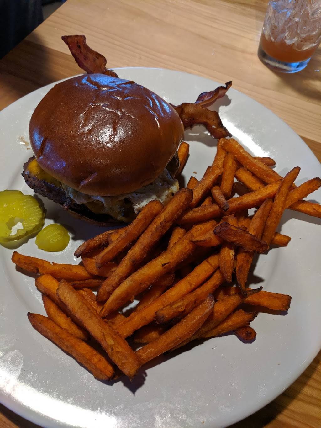 BootLeggers Saloon & Eatery | restaurant | 19735 Iguana St NW, Nowthen, MN 55330, USA | 7634414845 OR +1 763-441-4845