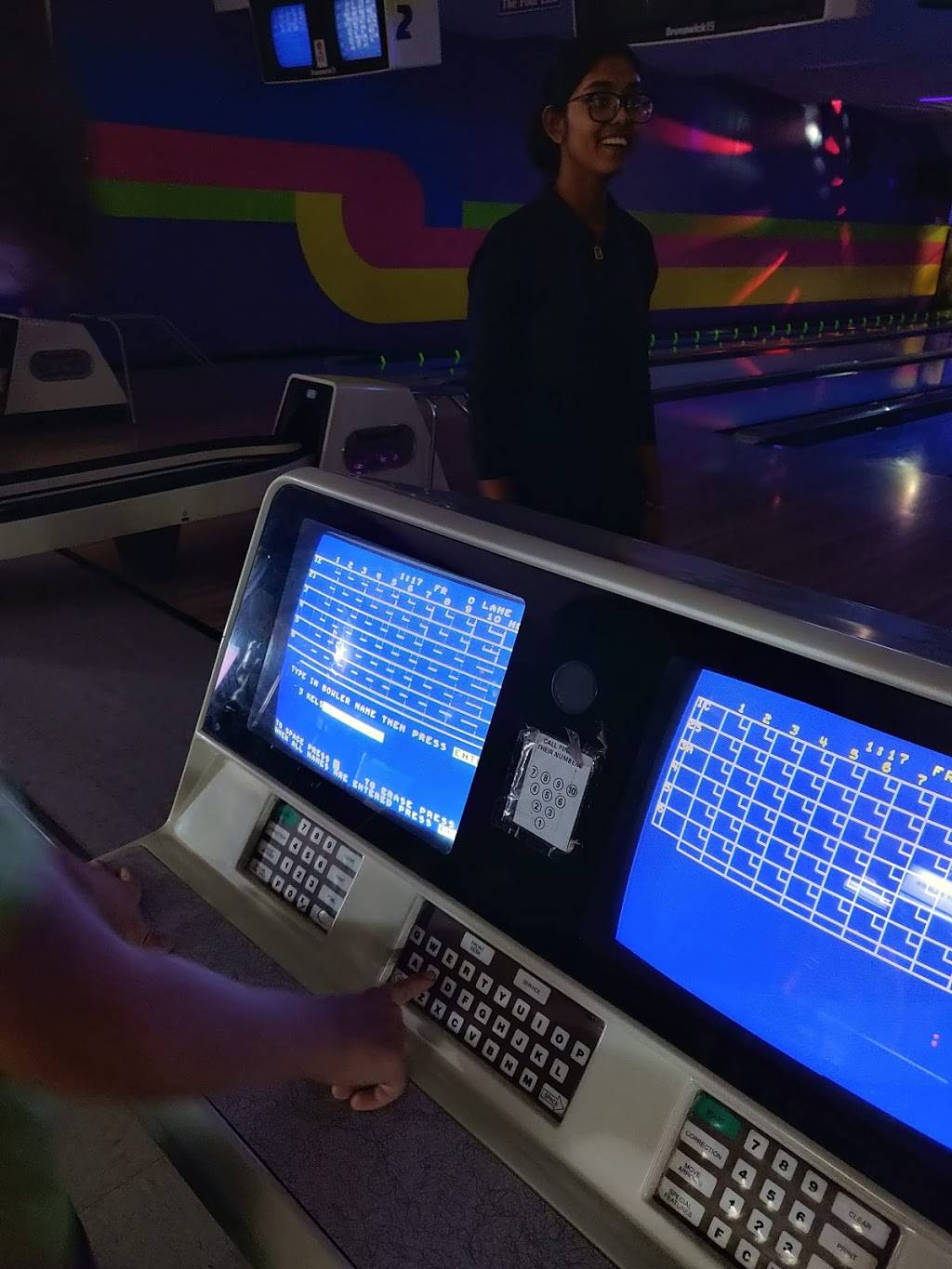 Starlite Lanes | restaurant | 1331 Rte 66, Lebanon, MO 65536, USA | 4175324262 OR +1 417-532-4262