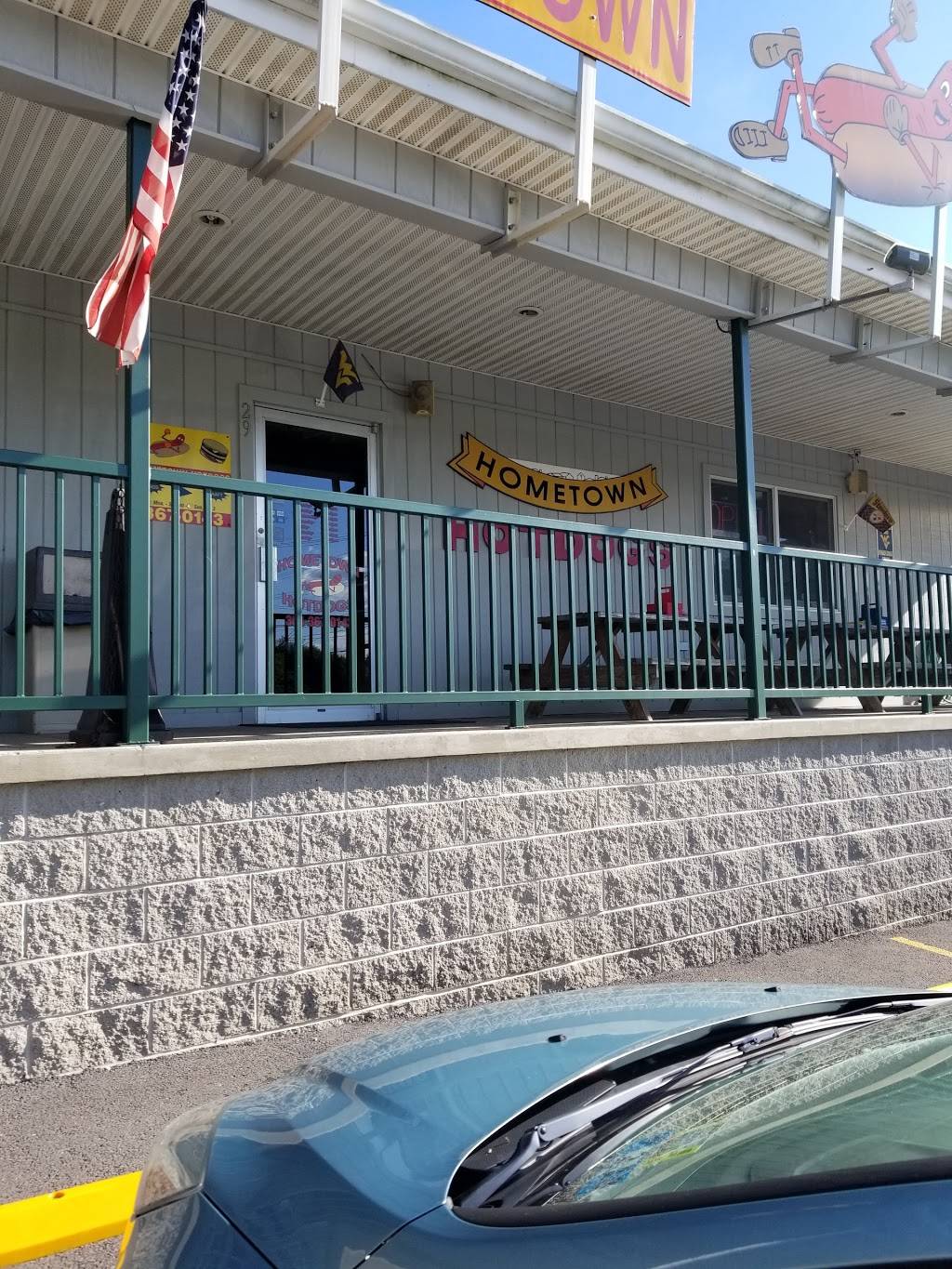 Hometown Hotdogs | restaurant | 37 Middletown Rd, Fairmont, WV 26554, USA | 3043670143 OR +1 304-367-0143