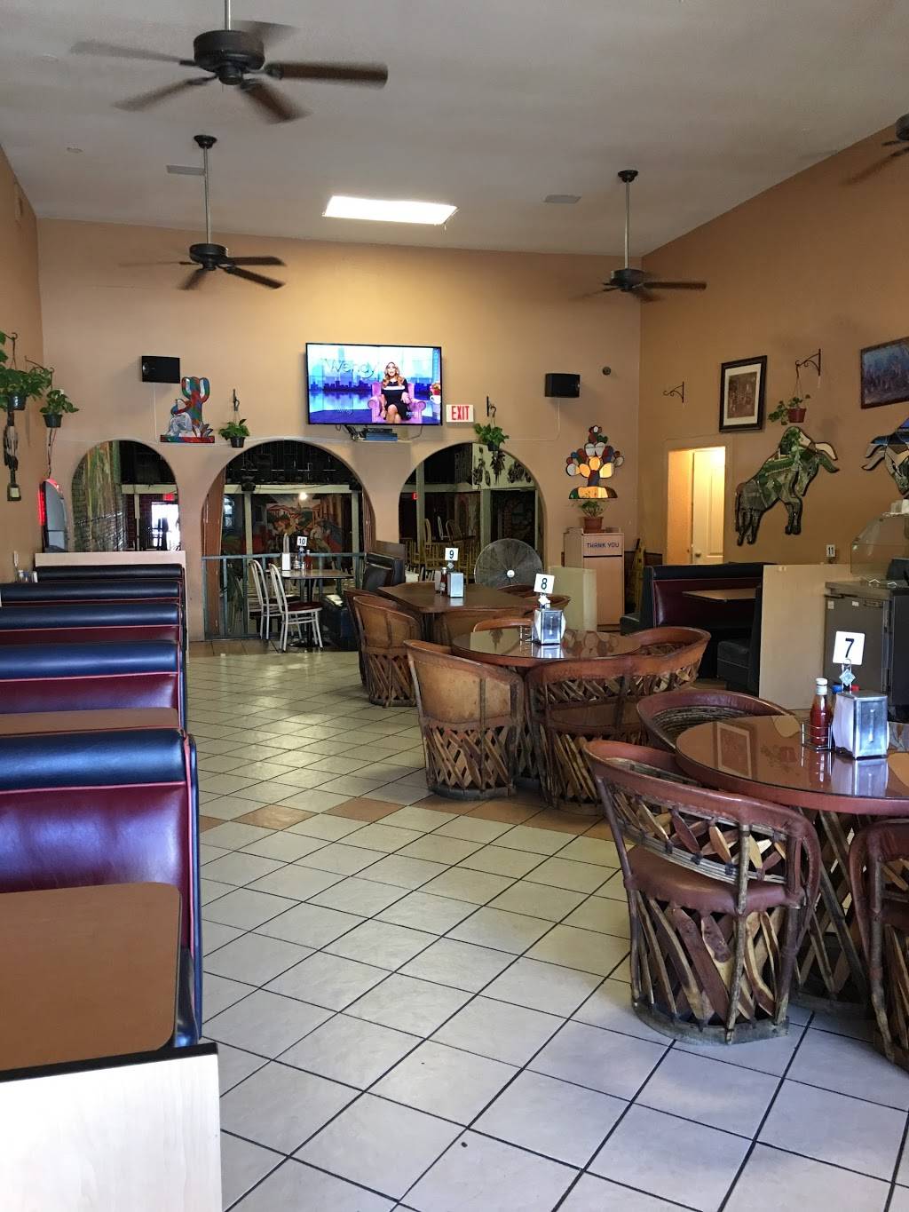 Los Arcos Cafe Restaurant | restaurant | 2823, 978 E Main St, Santa Paula, CA 93060, USA | 8055258697 OR +1 805-525-8697