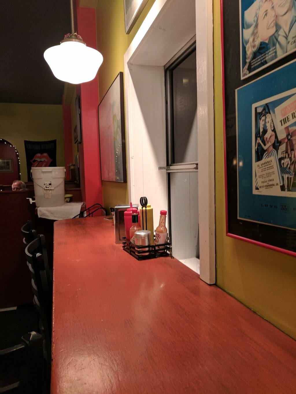 Red Mill Burgers | restaurant | 1613 W Dravus St, Seattle, WA 98119, USA | 2062846363 OR +1 206-284-6363