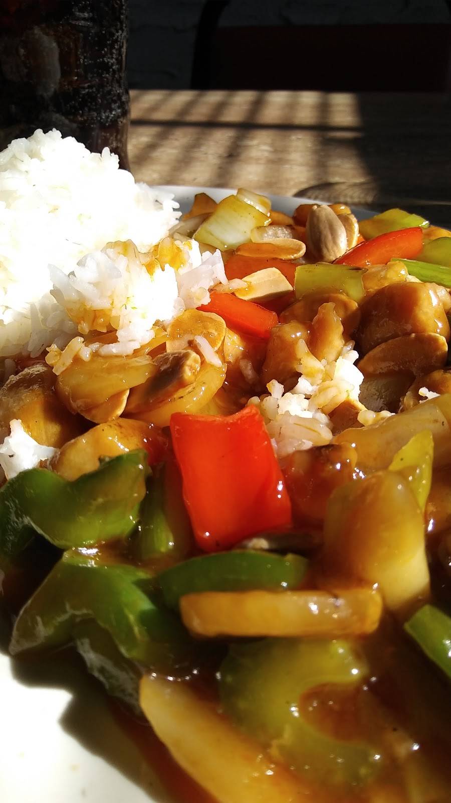 Golden Chow Mein Restaurant | restaurant | 1105 7th St W, St Paul, MN 55102, USA | 6512281276 OR +1 651-228-1276